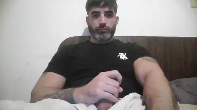 ozzypsico13 online show from May 6, 2026, 1:53 am
