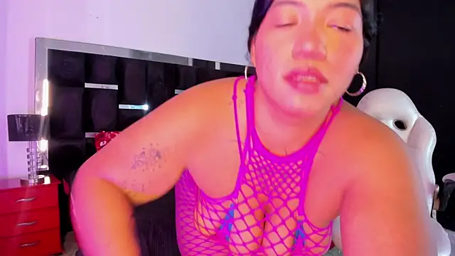 Tasha Sant online show from November 6, 2025, 8:35 pm