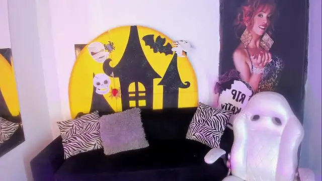 Tasha Sant online show from October 25, 2025, 12:50 pm