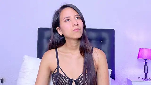 Skinny hottie18 online show from April 2, 2026, 3:51 pm