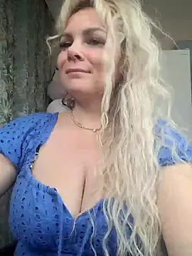 candy queeen online show from February 22, 2025, 2:50 am