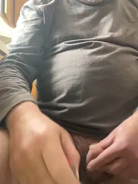 Snapshot of Frenchpoo chatting on February 16, 2026, 5:11 pm Frenchpoo online show from February 16, 2026, 5:11 pm