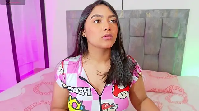 DIANEE 01 online show from July 13, 2026, 11:26 pm