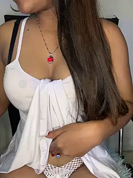Snapshot of Liyana_Babe chatting on March 17, 2025, 6:29 am Liyana Babe online show from March 17, 2025, 6:29 am