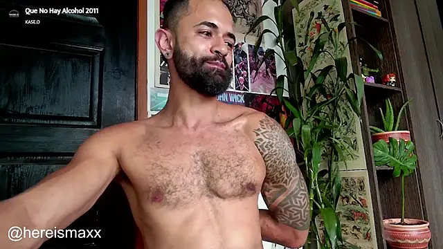 Snapshot of MaxG__ chatting on December 26, 2024, 6:33 pm MaxG online show from December 26, 2024, 6:33 pm