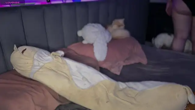 enchanting alice online show from April 23, 2026, 6:53 pm