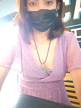 Lunababymylove online show from June 10, 2026, 4:52 pm