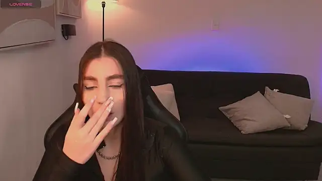 DolcieElliot online show from October 21, 2025, 9:14 pm