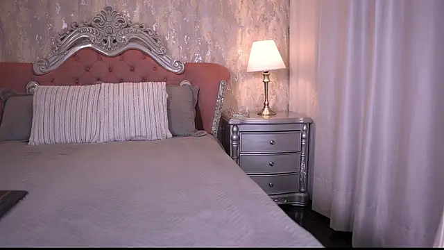 Snapshot of AngelineConnor chatting on February 15, 2026, 12:22 am AngelineConnor online show from February 15, 2026, 12:22 am