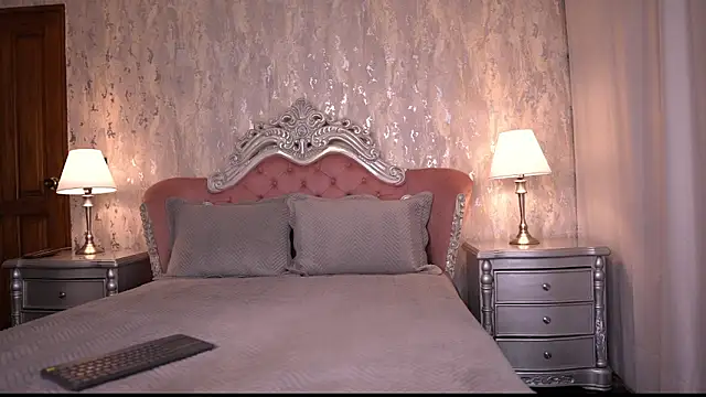 Snapshot of AngelineConnor chatting on September 26, 2025, 11:00 pm AngelineConnor online show from September 26, 2025, 11:00 pm