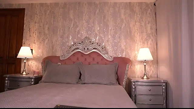 Snapshot of AngelineConnor chatting on October 3, 2025, 11:06 pm AngelineConnor online show from October 3, 2025, 11:06 pm