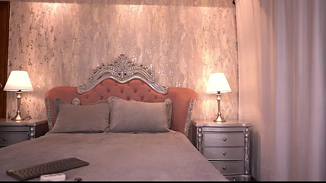 Snapshot of AngelineConnor chatting on September 17, 2025, 10:12 pm AngelineConnor online show from September 17, 2025, 10:12 pm