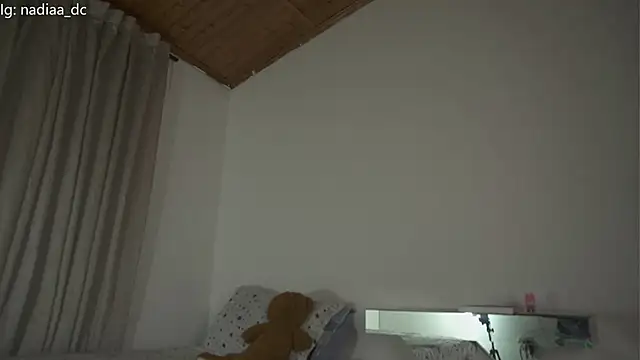 Snapshot of Nadiaa_ chatting on February 16, 2026, 12:20 am Nadiaa online show from February 16, 2026, 12:20 am