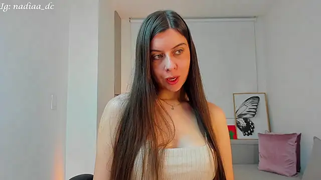 Snapshot of Nadiaa_ chatting on January 4, 2025, 3:07 am Nadiaa online show from January 4, 2025, 3:07 am