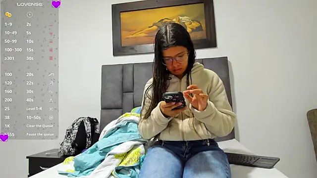 Vahiolet smith online show from April 16, 2026, 3:18 am