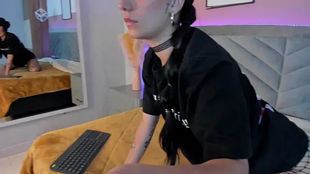 Snapshot of Ary_thompson__ chatting on March 23, 2026, 12:16 pm Ary thompson online show from March 23, 2026, 12:16 pm