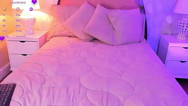 Snapshot of angeline_teen chatting on March 24, 2026, 12:16 pm angeline teen online show from March 24, 2026, 12:16 pm