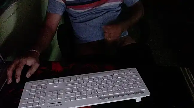 Snapshot of hornycharlie04 chatting on December 2, 2024, 11:40 am hornycharlie04 online show from December 2, 2024, 11:40 am