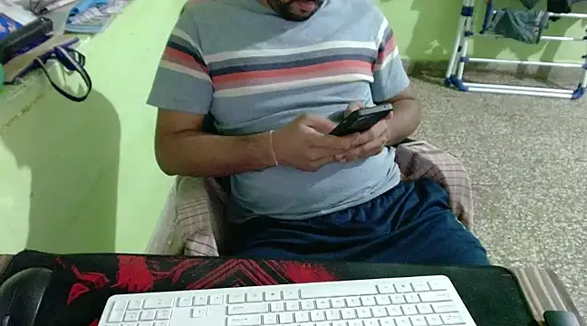 Snapshot of hornycharlie04 chatting on January 22, 2025, 7:03 pm hornycharlie04 online show from January 22, 2025, 7:03 pm