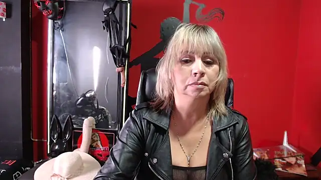 Snapshot of KLOE_PIELL chatting on September 15, 2025, 9:15 pm KLOE PIELL online show from September 15, 2025, 9:15 pm