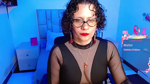 Snapshot of Daneshka_naughty chatting on October 2, 2025, 12:47 am Daneshka naughty online show from October 2, 2025, 12:47 am