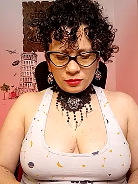 Snapshot of Daneshka_naughty chatting on March 16, 2025, 2:32 am Daneshka naughty online show from March 16, 2025, 2:32 am