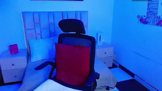 Snapshot of Daneshka_naughty chatting on September 27, 2025, 12:50 am Daneshka naughty online show from September 27, 2025, 12:50 am