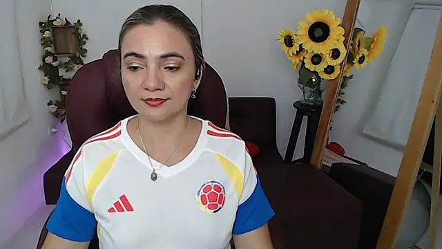 Ghada milf online show from June 17, 2026, 10:41 pm