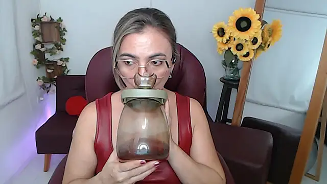 Ghada milf online show from June 11, 2026, 12:32 am