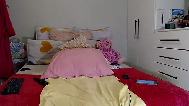 Amberbela online show from October 14, 2025, 3:34 pm