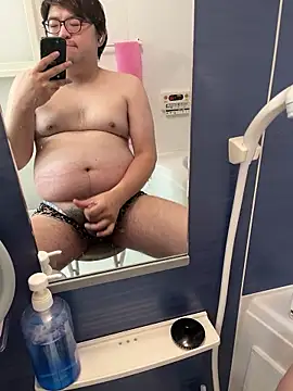 Snapshot of yuuki198912 chatting on October 8, 2025, 3:08 am yuuki198912 online show from October 8, 2025, 3:08 am