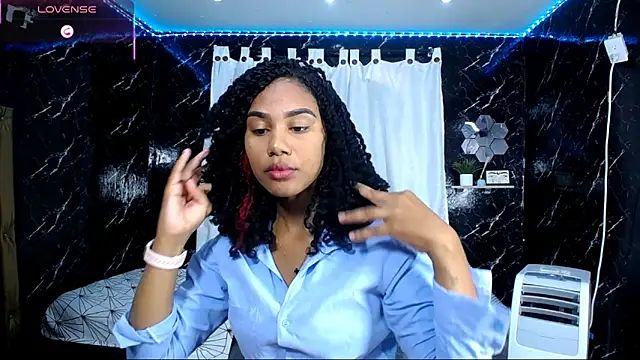Snapshot of Hillary_queen chatting on September 12, 2025, 12:38 pm Hillary queen online show from September 12, 2025, 12:38 pm