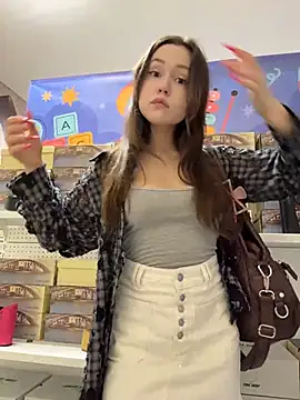 Peachy Dream online show from June 13, 2026, 4:27 pm