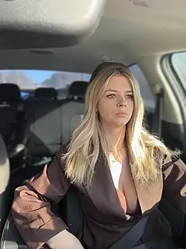 Love Bri online show from March 14, 2026, 10:32 am