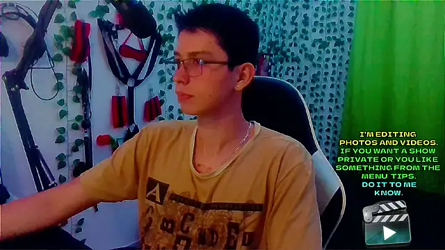 Snapshot of Andy_gray chatting on October 22, 2025, 12:10 am Andy gray online show from October 22, 2025, 12:10 am