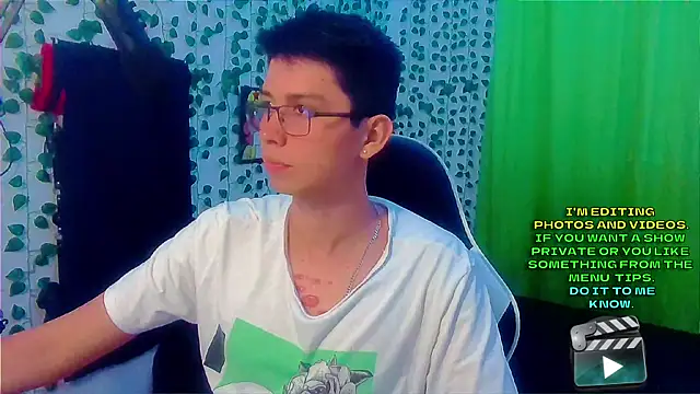 Snapshot of Andy_gray chatting on October 21, 2025, 12:00 am Andy gray online show from October 21, 2025, 12:00 am