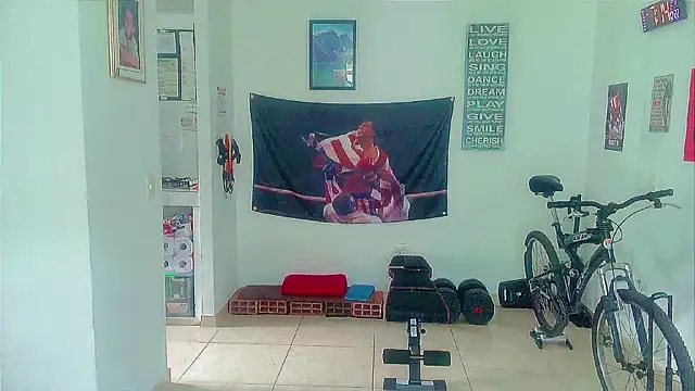 Snapshot of Andy_gray chatting on October 22, 2025, 12:15 pm Andy gray online show from October 22, 2025, 12:15 pm