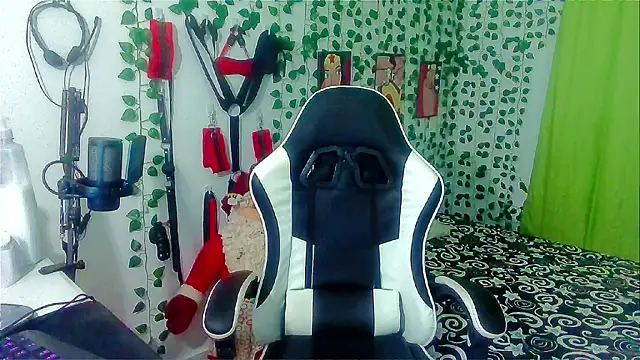 Snapshot of Andy_gray chatting on December 3, 2025, 11:47 pm Andy gray online show from December 3, 2025, 11:47 pm