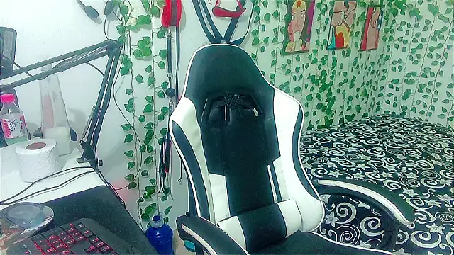 Snapshot of Andy_gray chatting on February 21, 2026, 1:02 pm Andy gray online show from February 21, 2026, 1:02 pm