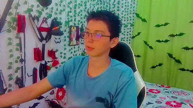 Snapshot of Andy_gray chatting on November 9, 2025, 12:31 pm Andy gray online show from November 9, 2025, 12:31 pm