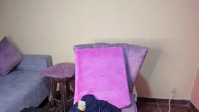 lauraguzman online show from March 17, 2026, 3:31 am