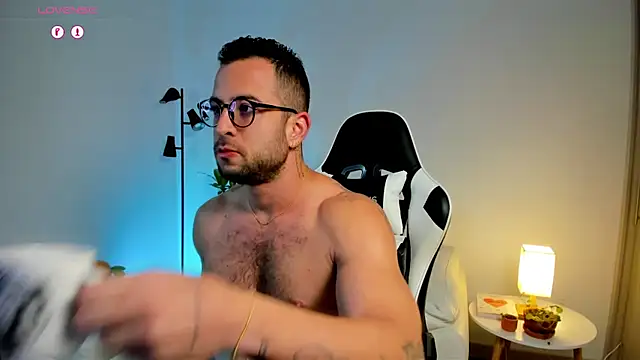 dafboy1 online show from April 8, 2026, 10:28 am