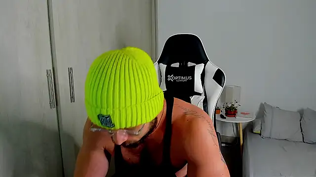 dafboy1 online show from February 15, 2026, 1:06 am