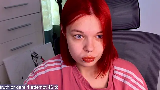 Snapshot of ValBae chatting on June 30, 2026, 8:14 am ValBae online show from June 30, 2026, 8:14 am