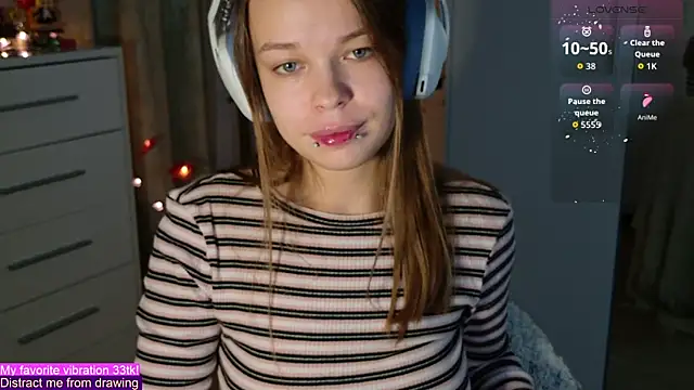 ValBae online show from October 27, 2025, 9:27 pm