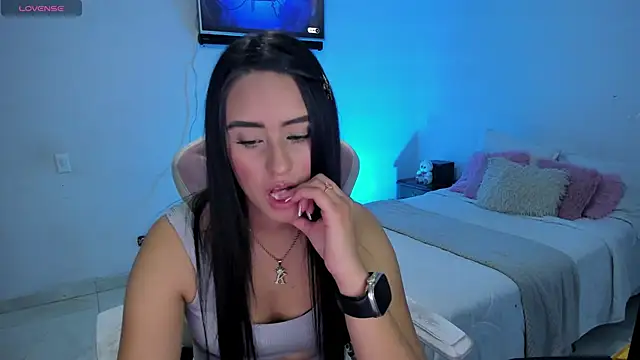 Tinylottie online show from June 11, 2026, 3:31 pm