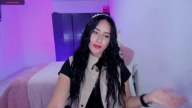 Tinylottie online show from May 10, 2026, 5:59 pm