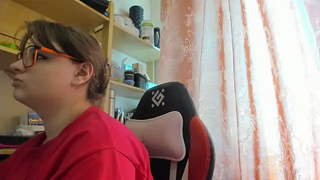 Seductive She Wolf online show from April 14, 2026, 1:38 pm