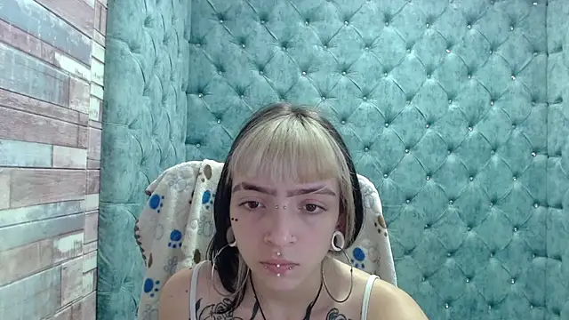 Samantha Smiith online show from October 31, 2025, 4:20 am