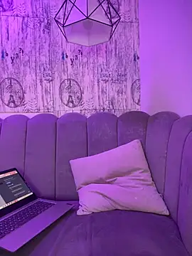 AbyThompson online show from September 27, 2025, 12:55 pm